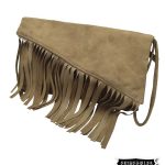 Bolso tipo sobre Flecos